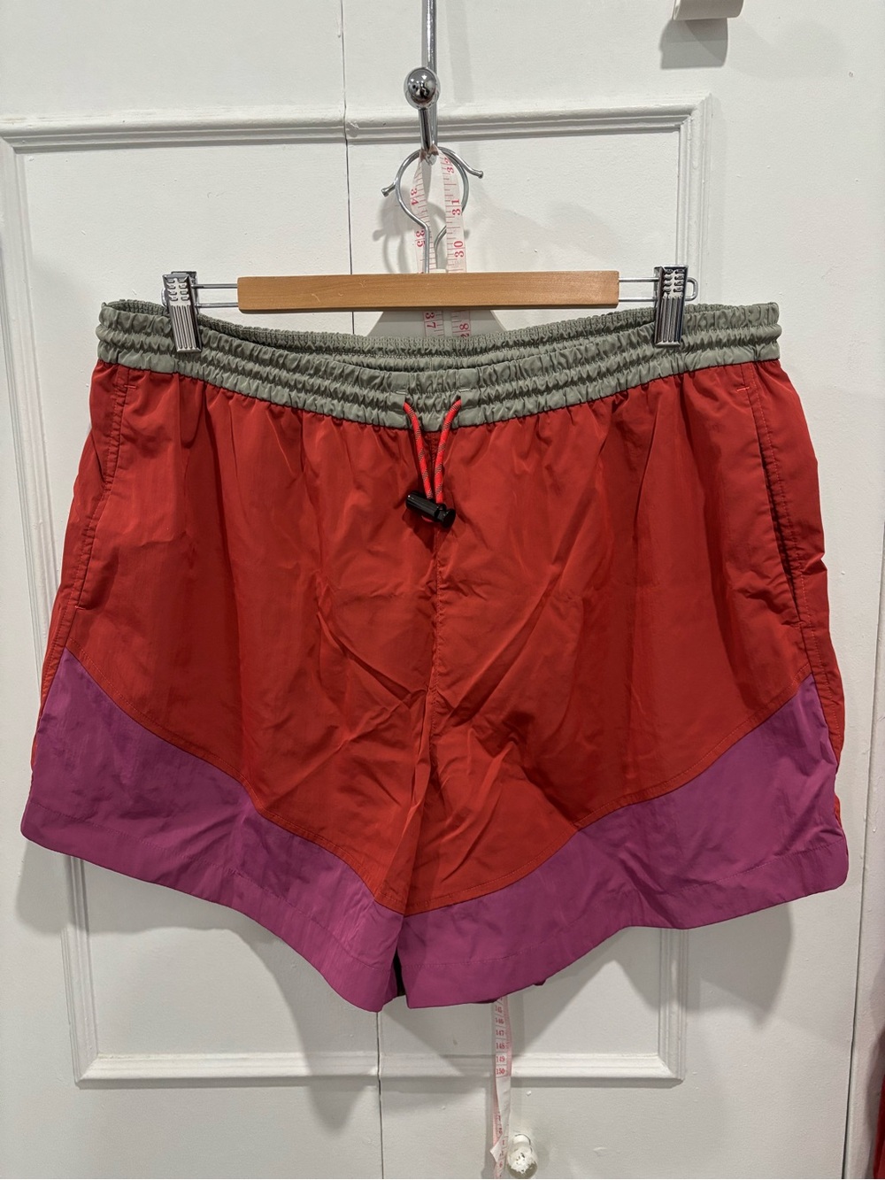 Lululemon Evergreen HR Short 4.5”.